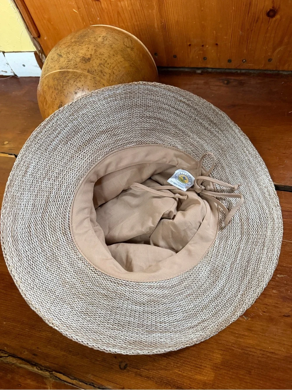 Wallaroo Victoria Fedora nwot